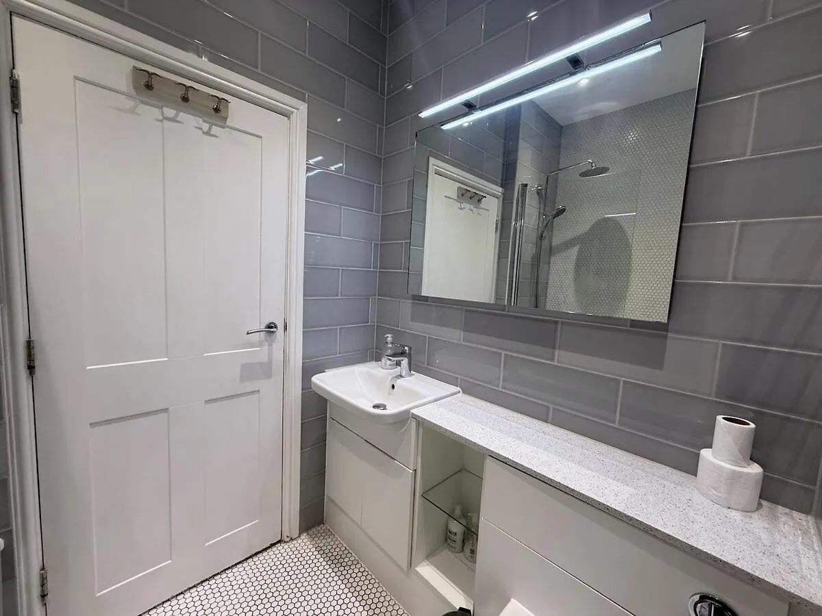 Hazelnut Seaview One Bedroom Bn141Kin05 Brighton
